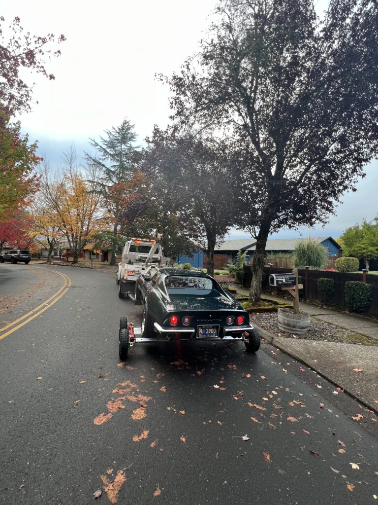 Mian Towing truck in Beaverton neighborhood