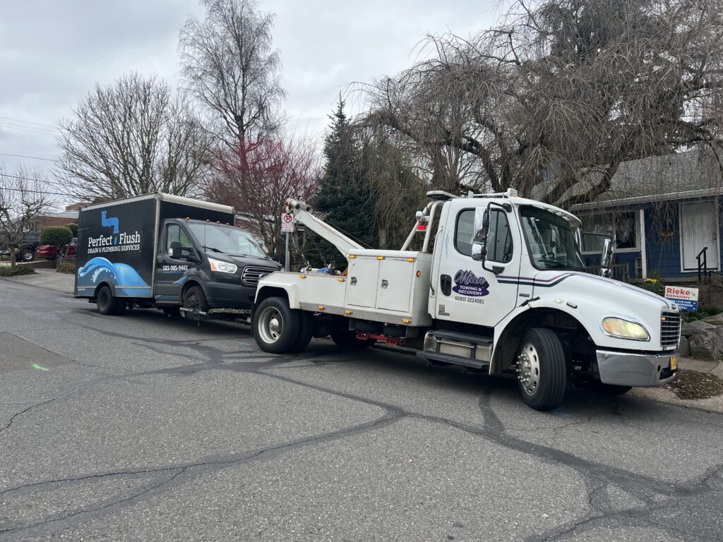 Portland towing service by Mian Towing LLC