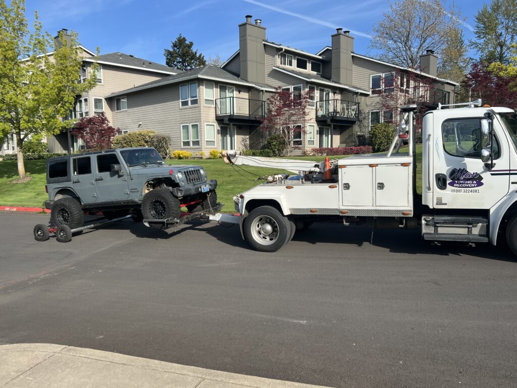 wrecker tow truck in Beaverton Oregon roadside assistance service
